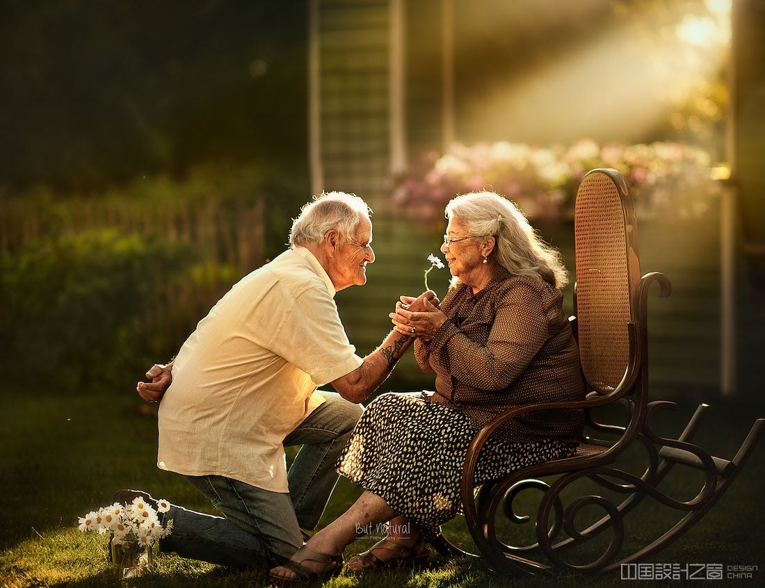 美丽而浪漫的照片,是一首老年夫妇永恒的爱情插曲